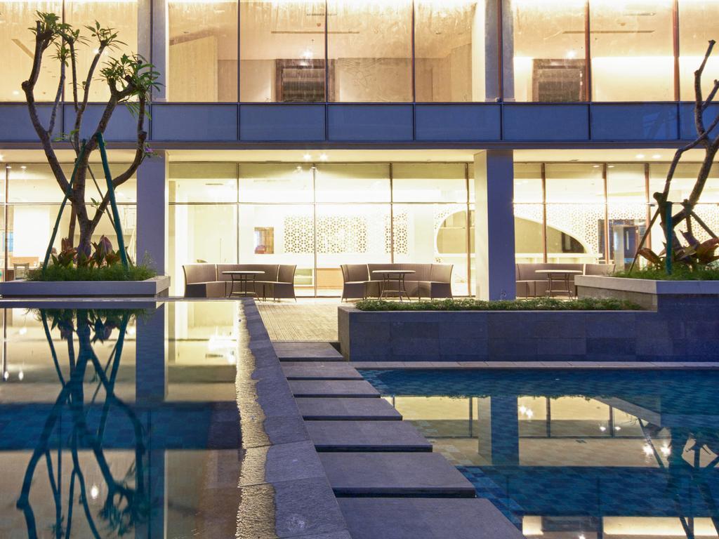 Mercure Padang Exterior photo