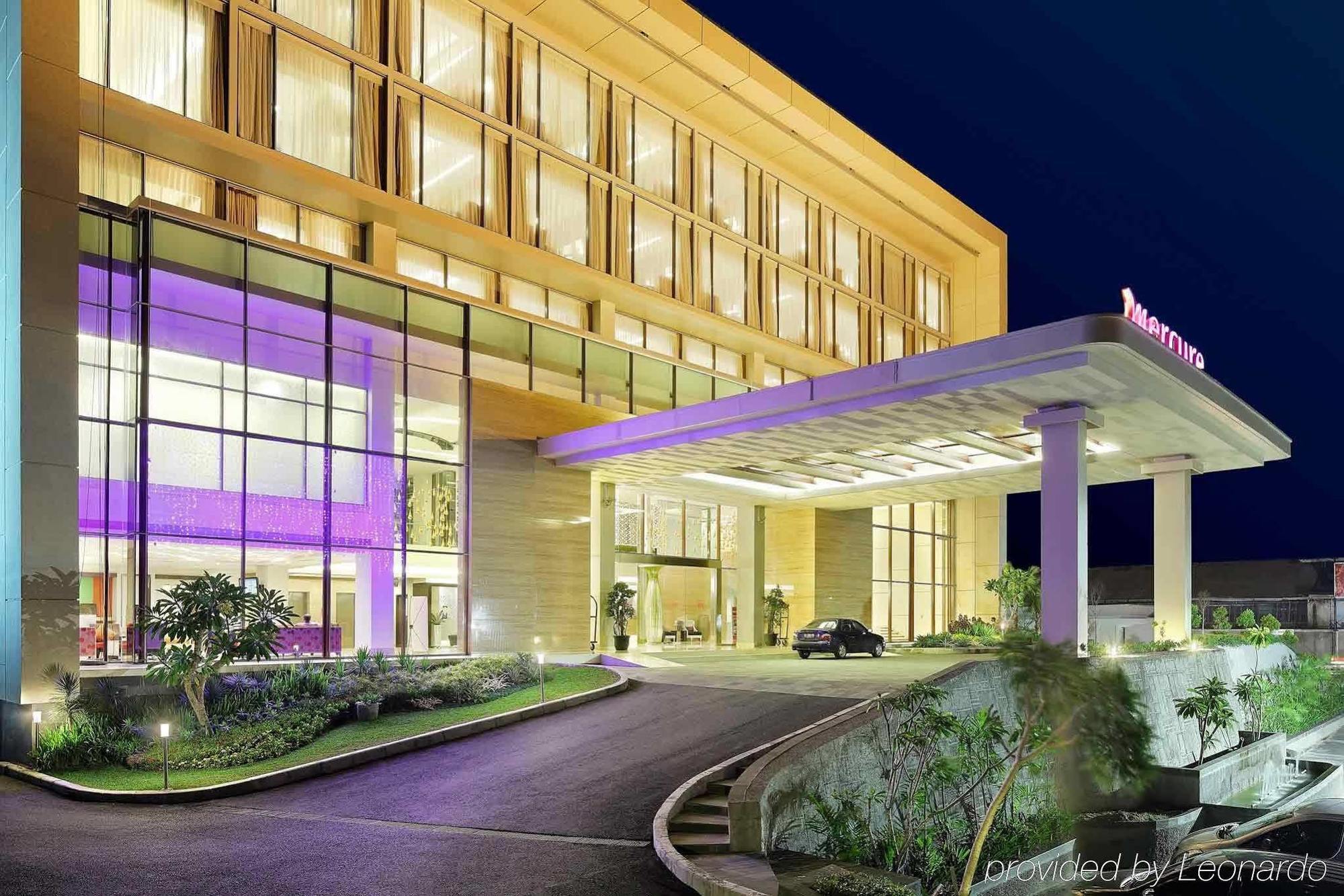Mercure Padang Exterior photo