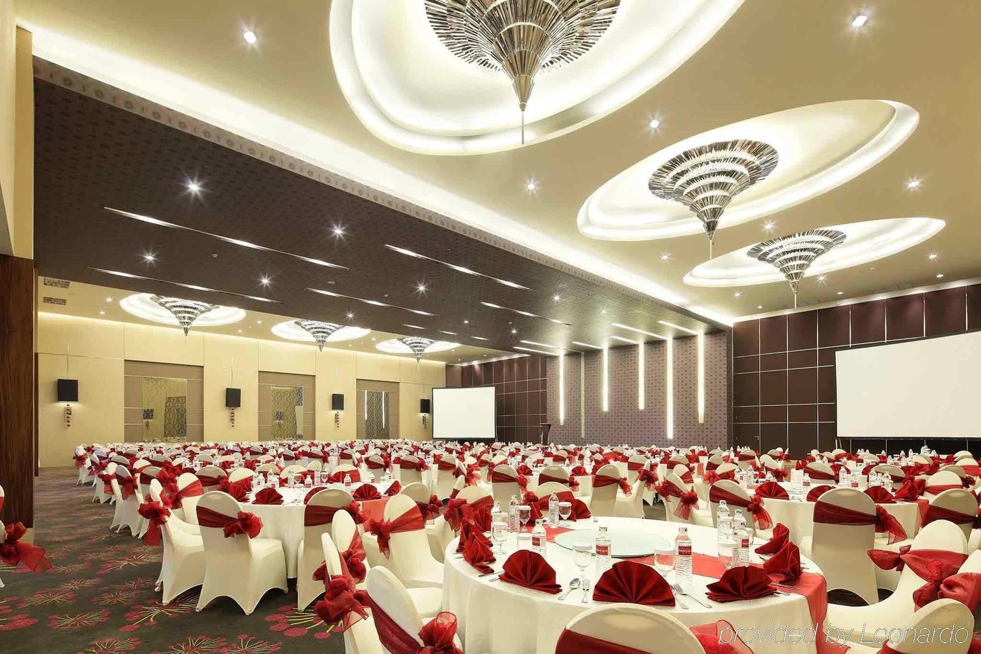 Mercure Padang Exterior photo