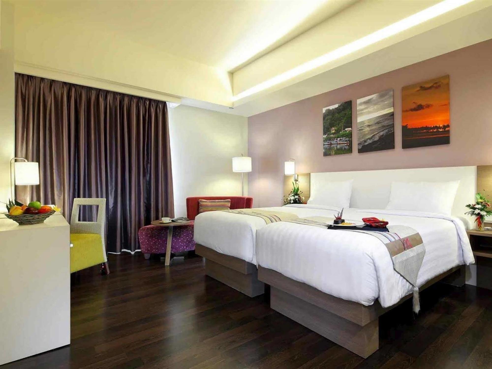 Mercure Padang Exterior photo