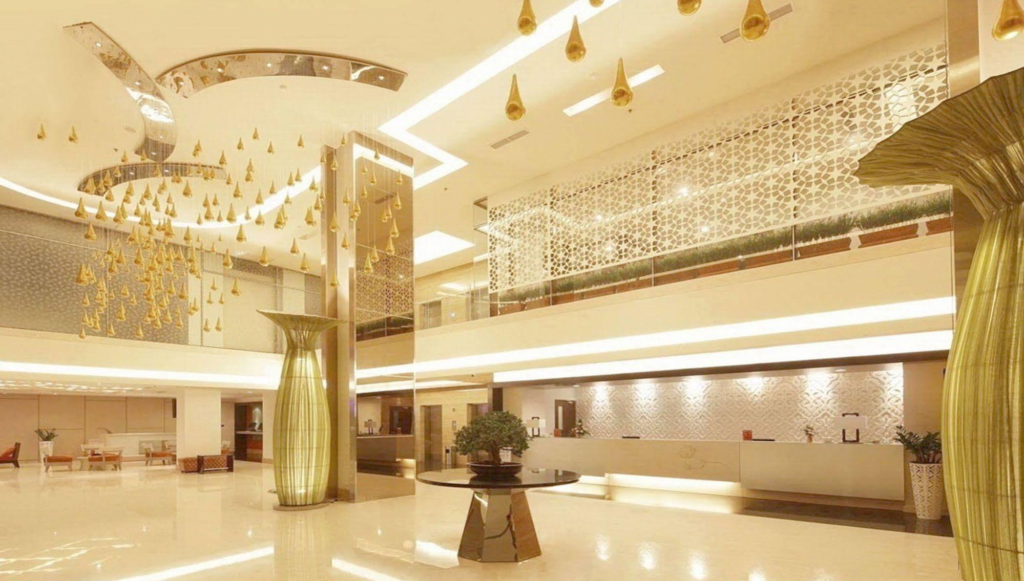 Mercure Padang Exterior photo