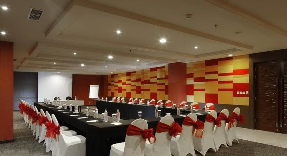 Mercure Padang Exterior photo